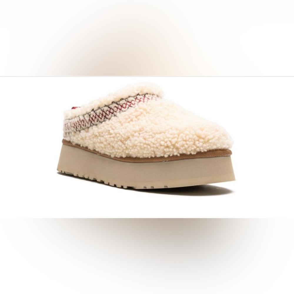 Authentic UGG Tazz Ugg Braid "Heritage Braid Natural" slippers.  SOLD OUT